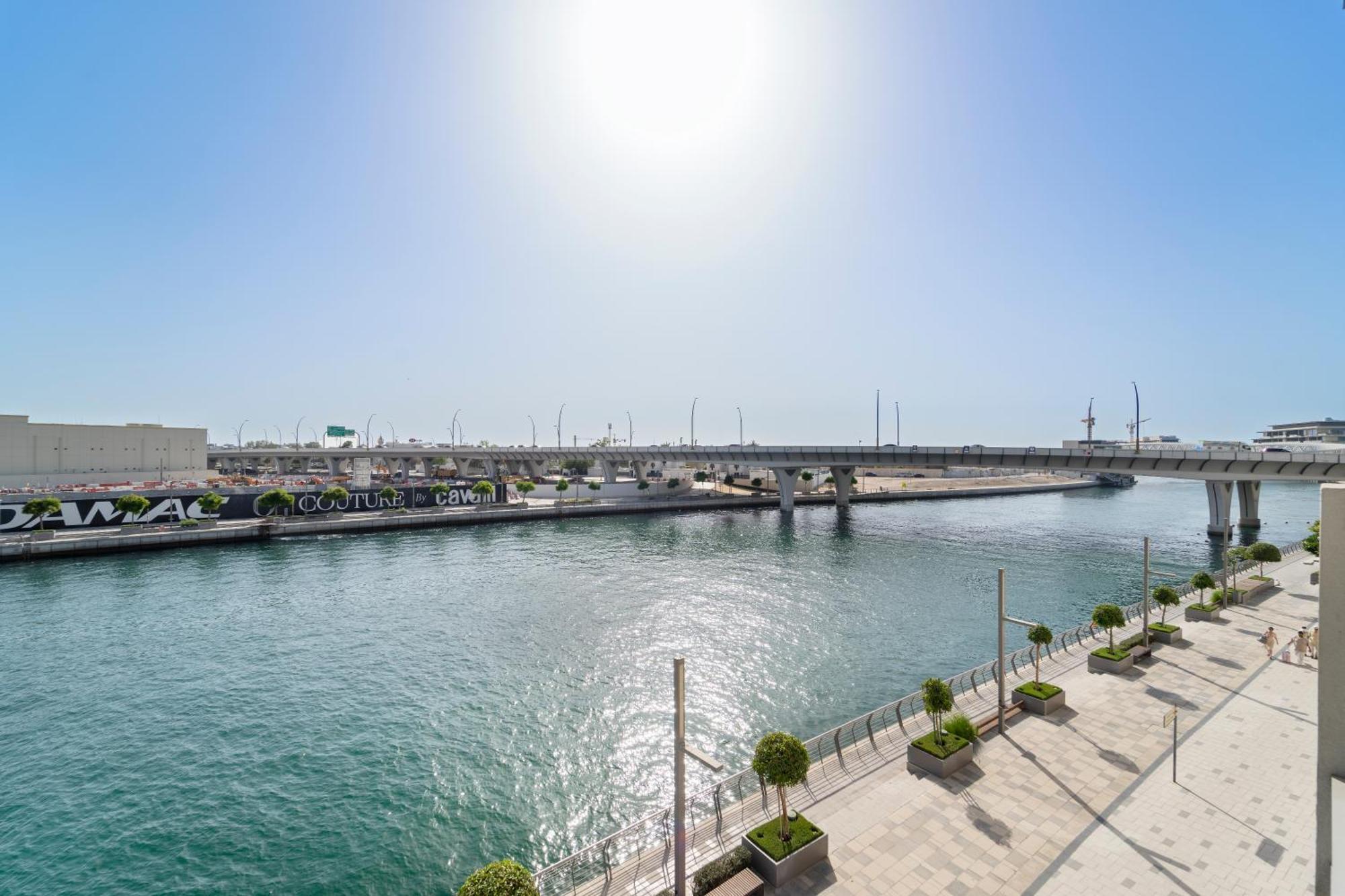 Apartment 2br Canal Front B3, Waterfront Views *